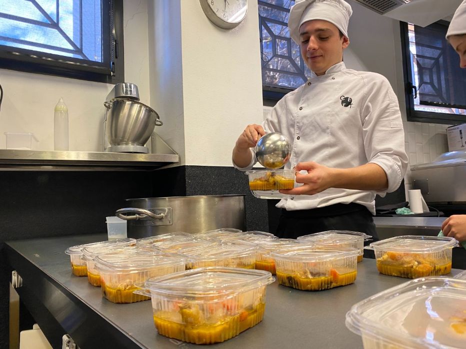 Fotografia de: Projecte solidari Caliu CETT | CETT